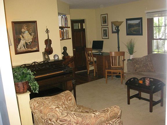 3rd image of 513 Mandan Dr