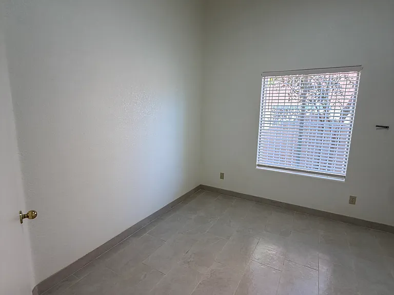 2534 S Perillo Dr — Photo 5