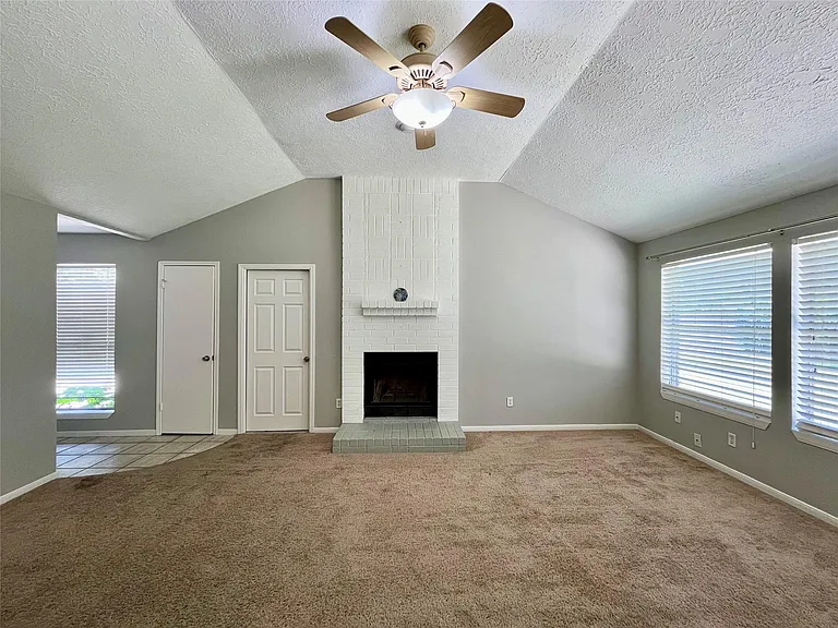 16893 Blue Jay St — Photo 6