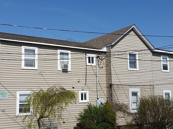 Park St. apartment building. Street View.