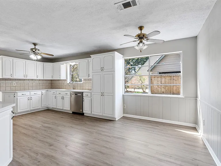 4106 Cypress Hill Dr — Photo 12