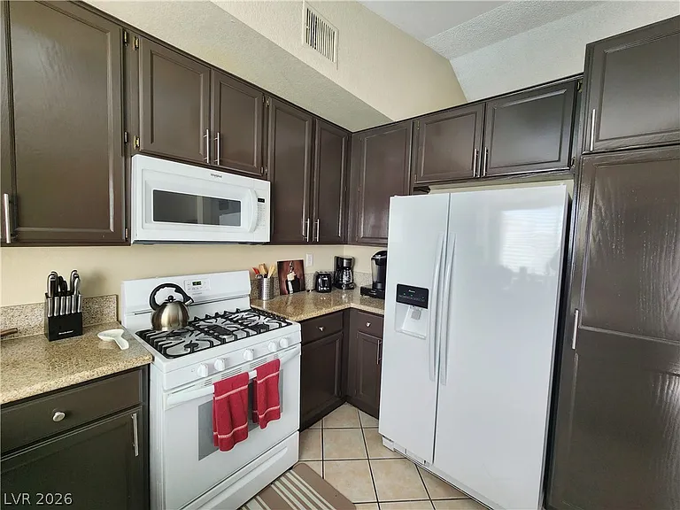 3332 Canyon Lake Dr — Photo 6
