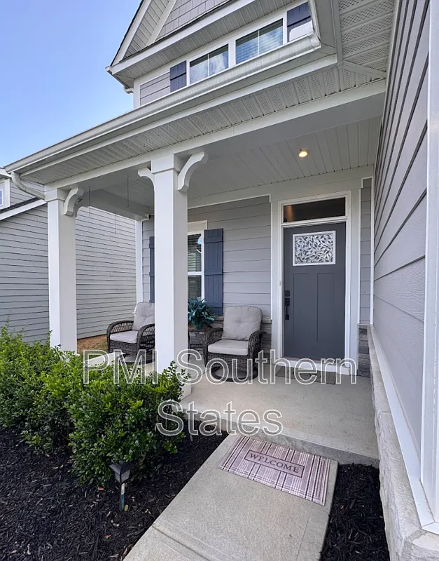 4 bed, 2.5 bath, 2114 sqft, $2,100 — Photo 3