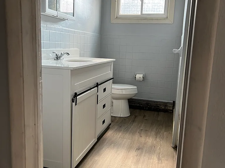 27 Tompkins St #B3 — Photo 7