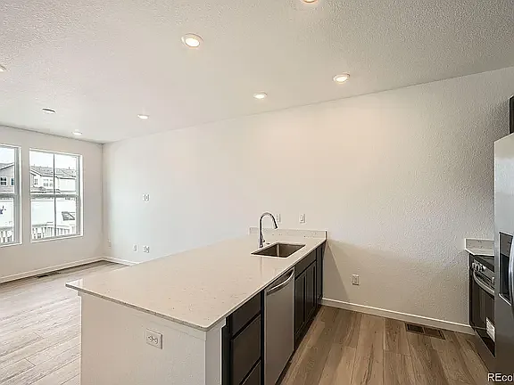 2 bed, 2.5 bath, 1266 sqft, $2,150 — Photo 4