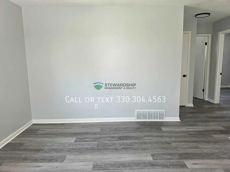 2555 Edwin Ave #2555 — Photo 13