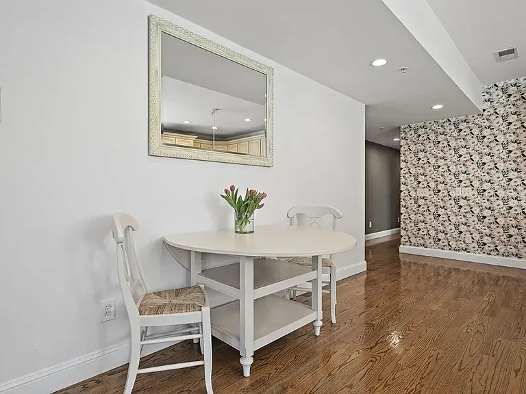 37 Coffey St #2 — Photo 12