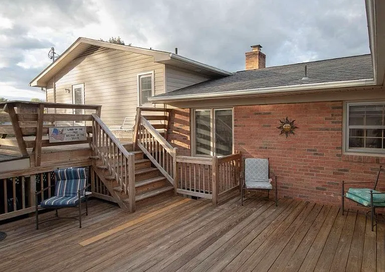 41 Laurel St — Photo 4