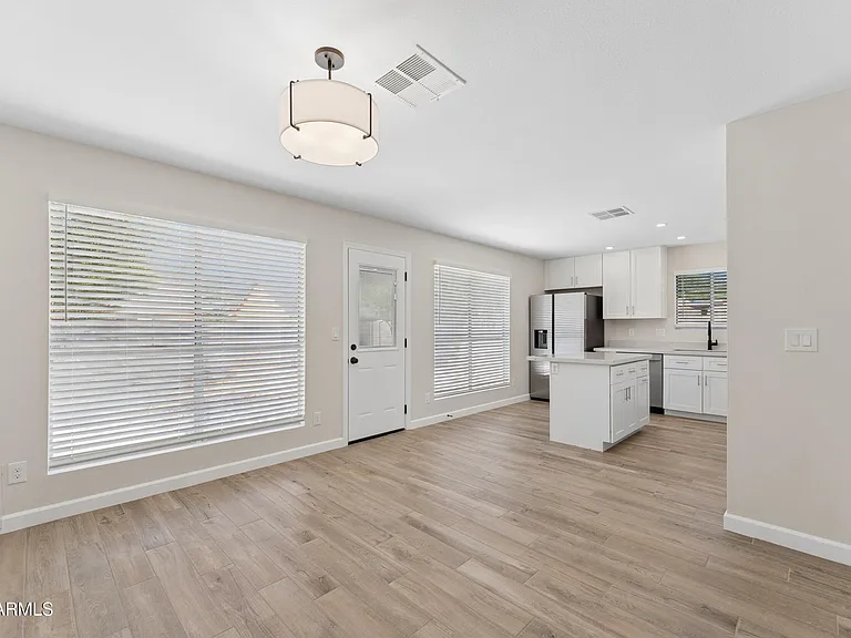7214 W Sierra Vista Dr — Photo 9