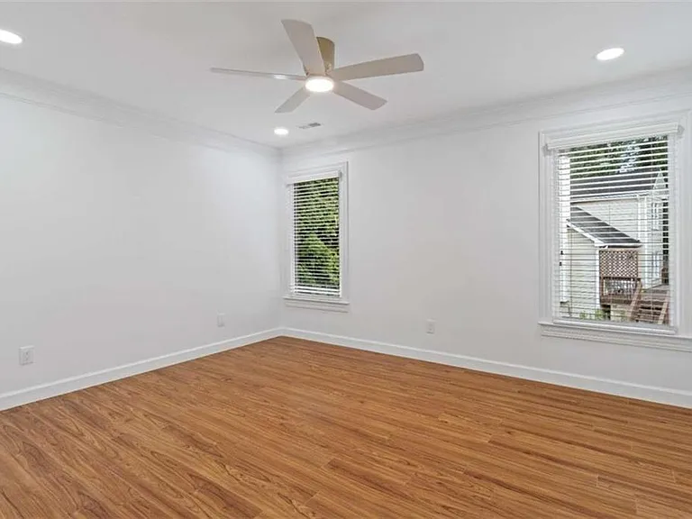 1711 Summit Glen Ln — Photo 41