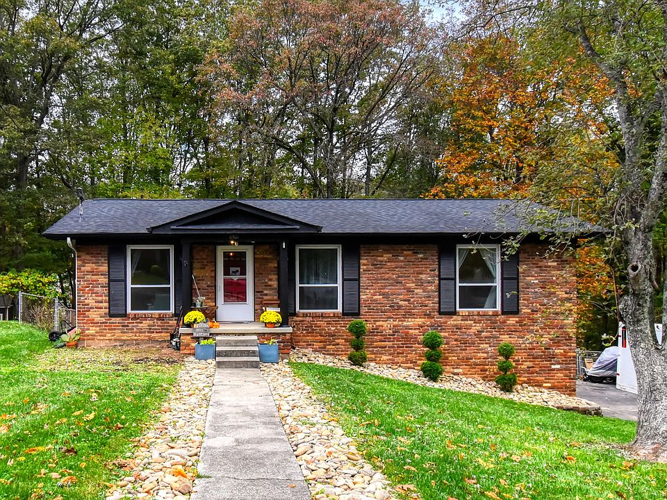 1st image of 6701 NW Ellesmere Dr