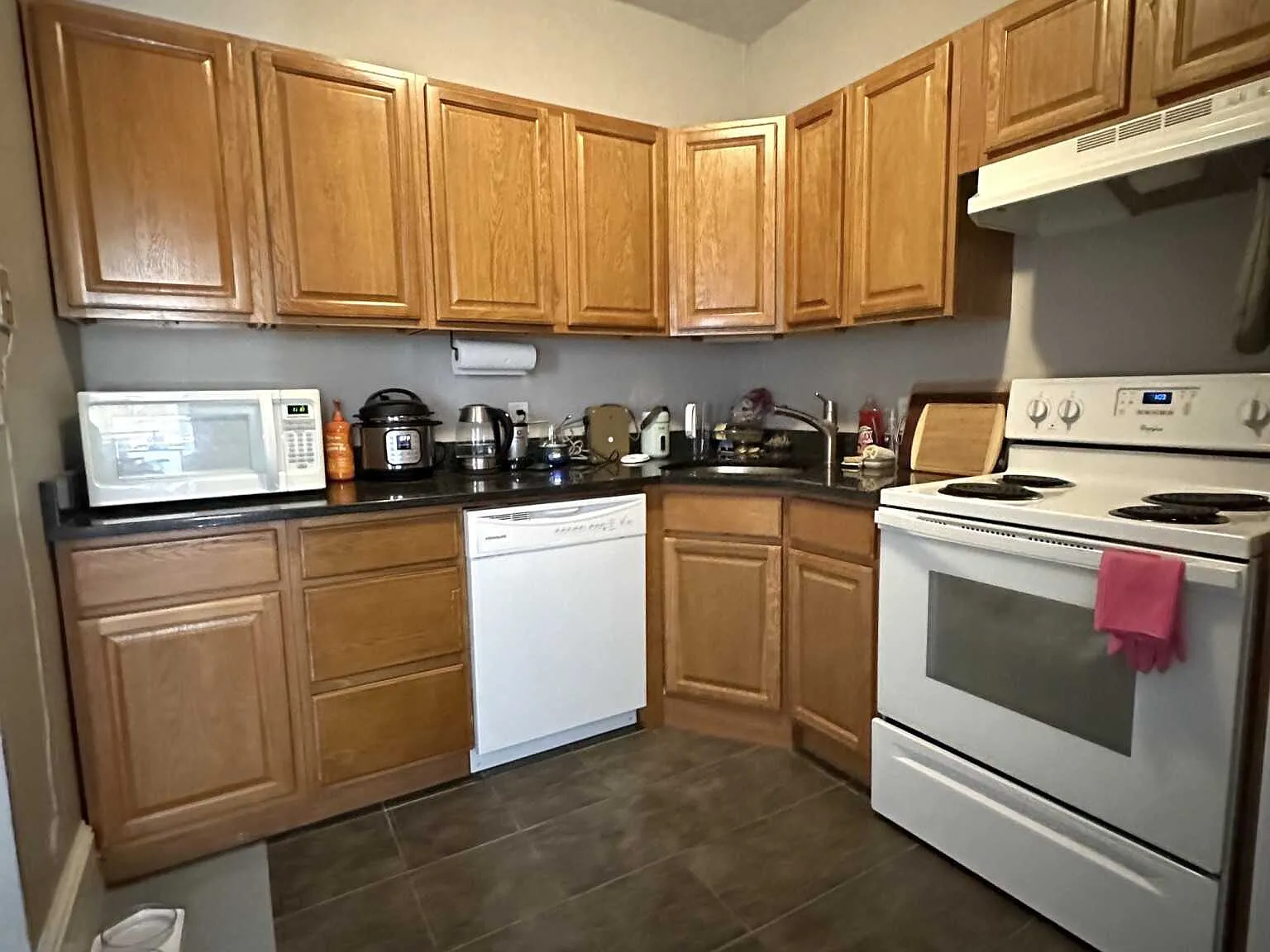 1 bed, $3,000 — Photo 2