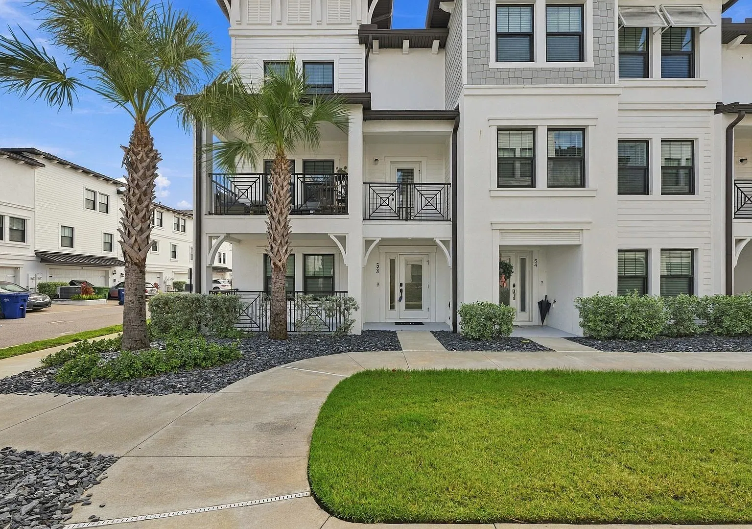 Luxury 3/3.5 Waterfront Community Townhome — Photo 1