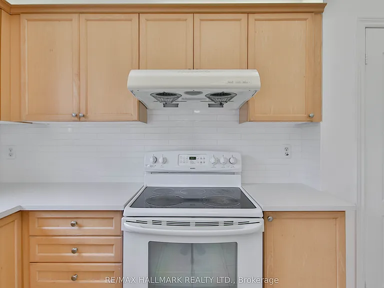 15 Briarglen Rd — Photo 22