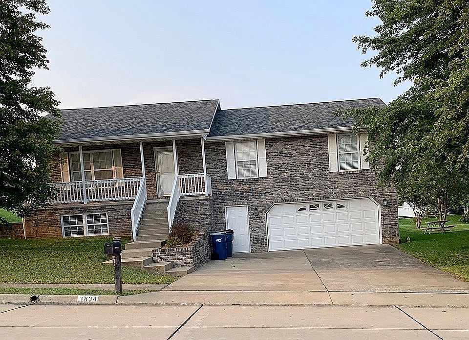 1st image of 3834 Buckingham Park