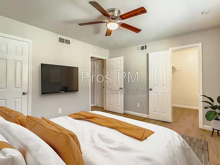 Reiger Park Apartments — Photo 28