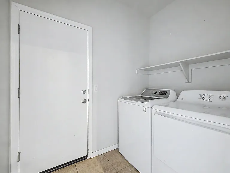 41177 W Lucera Ln — Photo 26