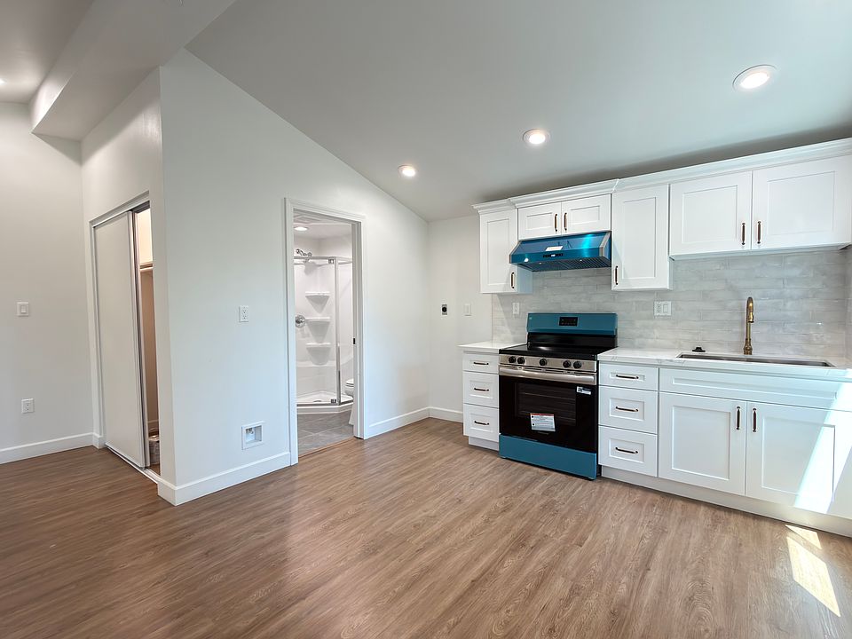 1st image of 427 S Hidalgo Ave