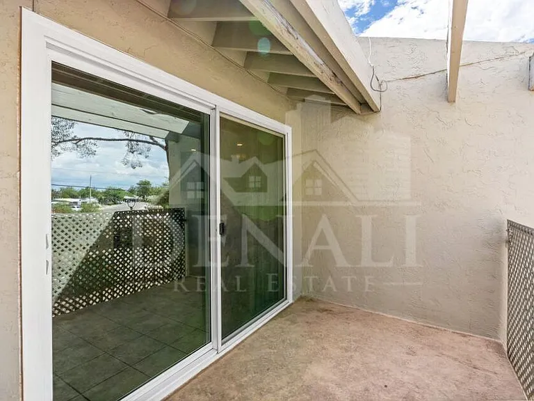 822 S Langley Ave #207 — Photo 19