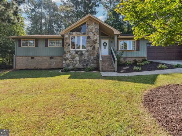 1952 Farmwood Dr, Lawrenceville, GA 30043