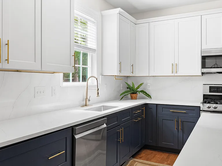 511 E Hatterleigh Ave — Photo 15