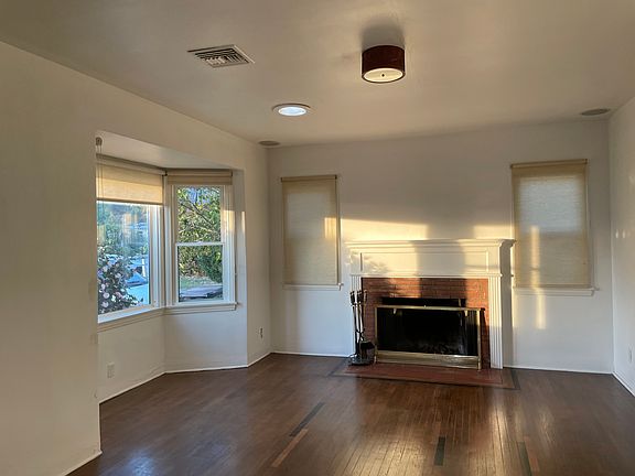 5th image of 2826 El Nido Dr