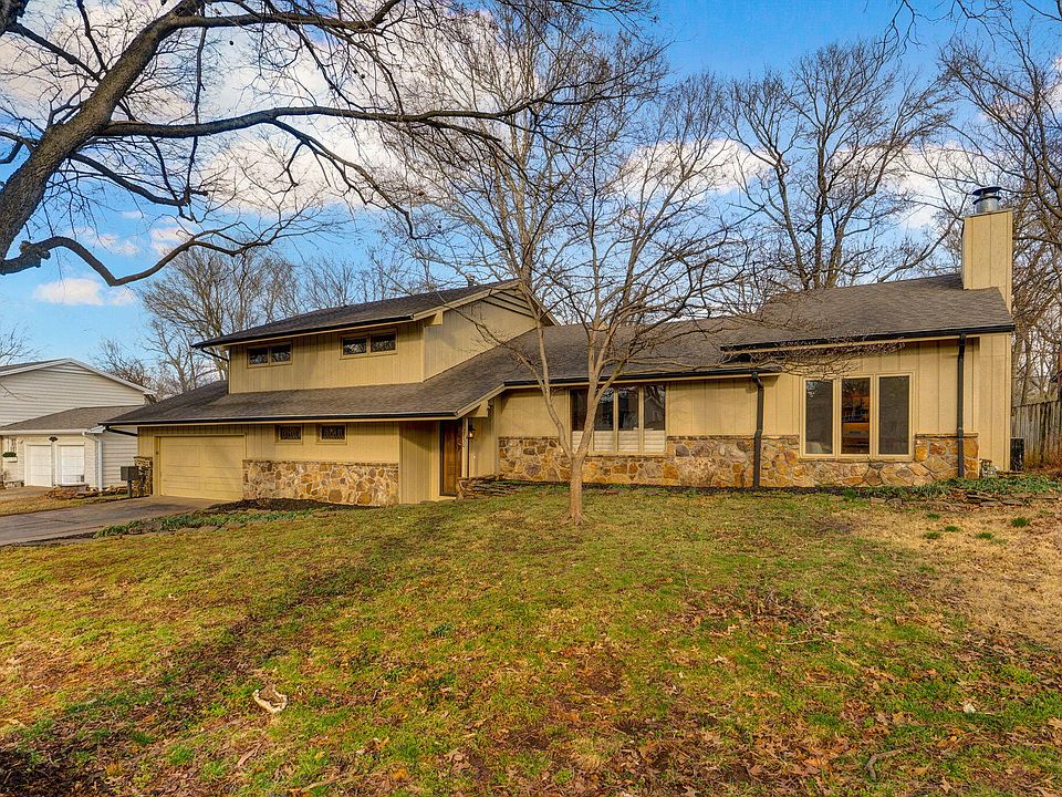 1st image of 2850 S Barnes Avenue