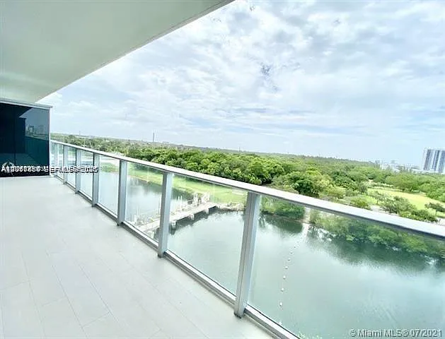 16385 Biscayne Blvd #702 — Photo 17