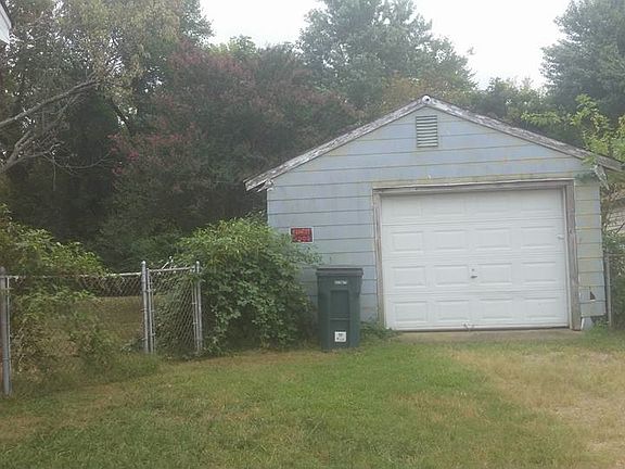 3rd image of 1103 Southbury Ave