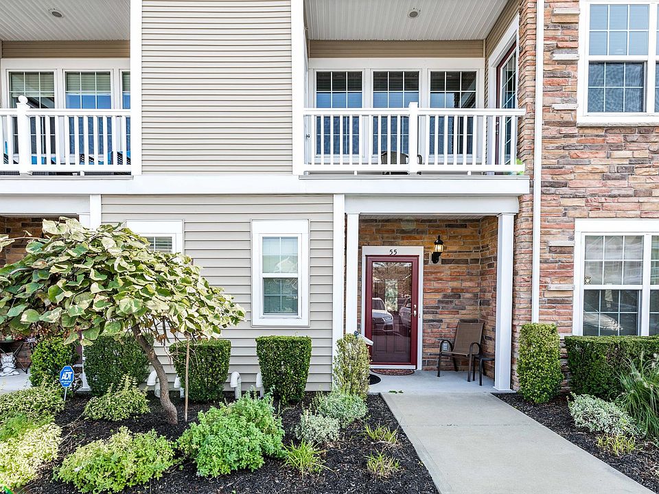 1st image of 55 Wexford Ln #55