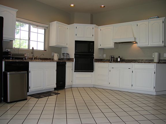 4th image of 5200 S Lakeshore Dr APT 209