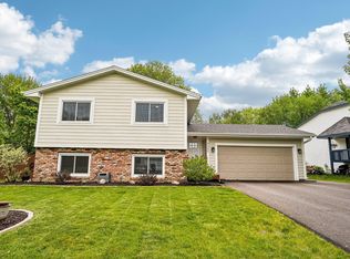 9040 Magnolia Ln N, Maple Grove, MN 55369