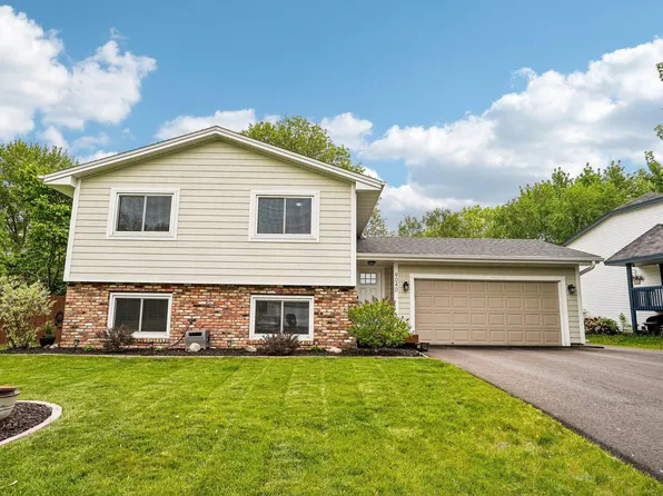 9040 Magnolia Ln N, Maple Grove, MN 55369