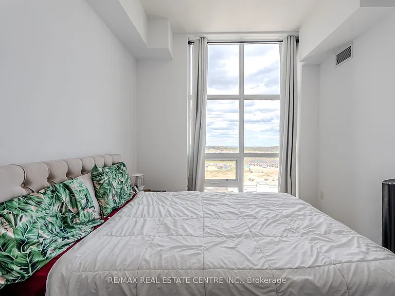 470 Dundas St E #1206 — Photo 20