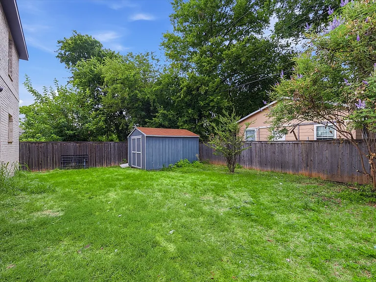 1804 Glenmore Ave — Photo 24