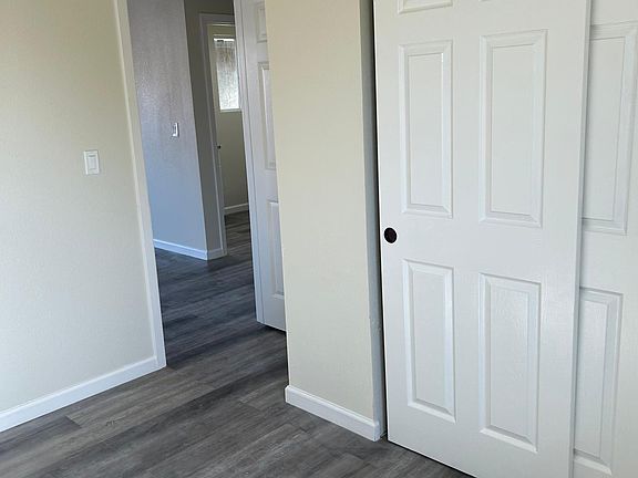 4th image of 717 Meadowlark Ave #1/2
