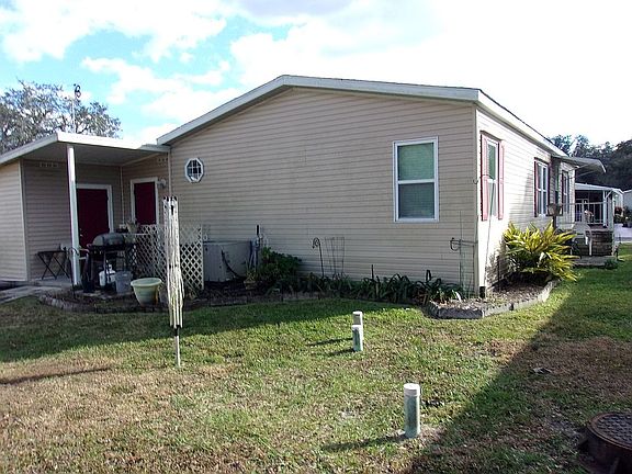 3rd image of 38035 Woodside Ln