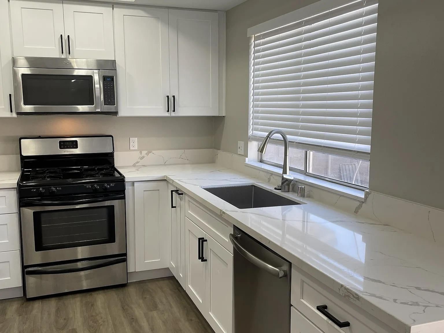 4 bed, 1873 sqft, $2,275 — Photo 2