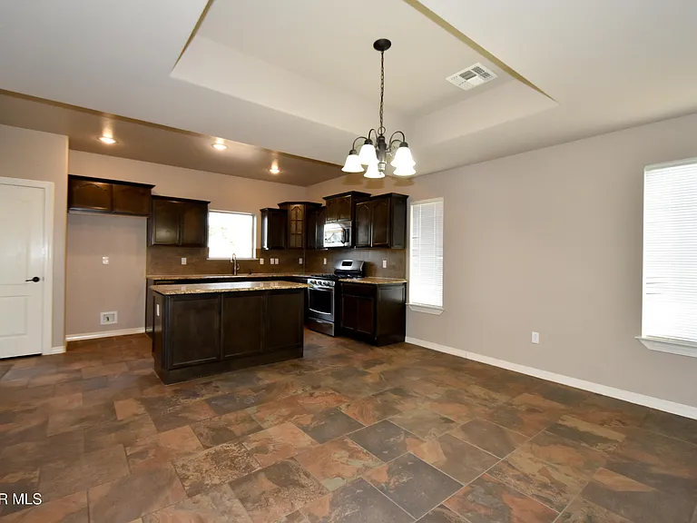 300 Saltford Pl — Photo 10