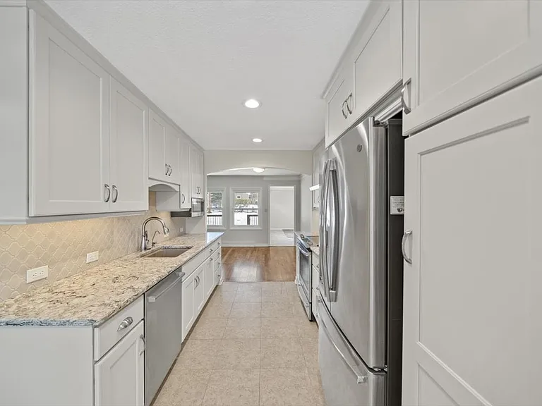 7708 Reeds Rd — Photo 3