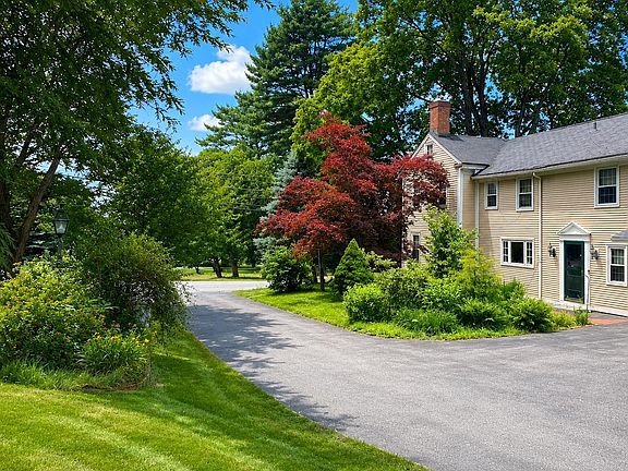 2nd image of 240 Mountain Road