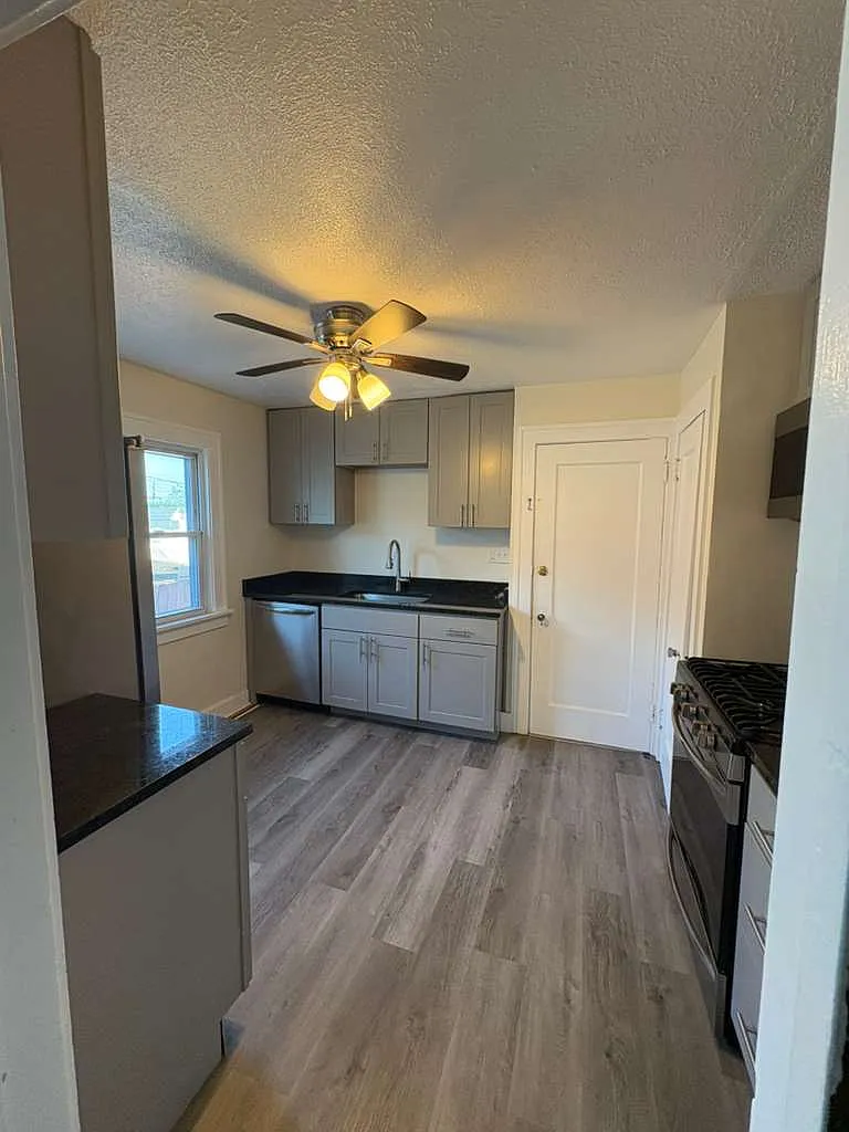Building Photo - 5406-5408 Merkle Ave #1