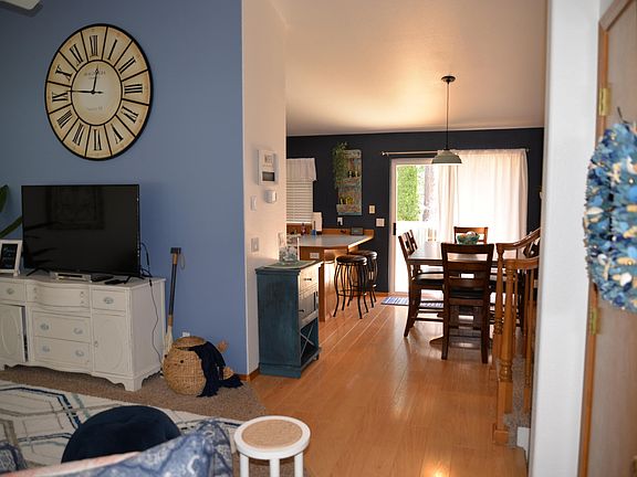 3rd image of 701 S Osprey Dr