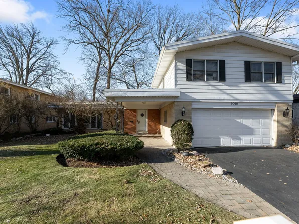 9010 Pottawattami Dr, Skokie, IL 60076