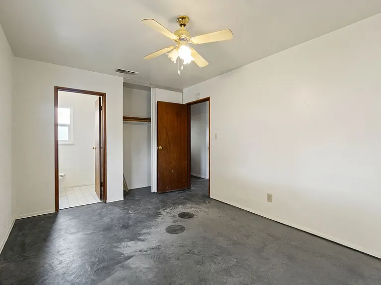 1213 Rogers St — Photo 7