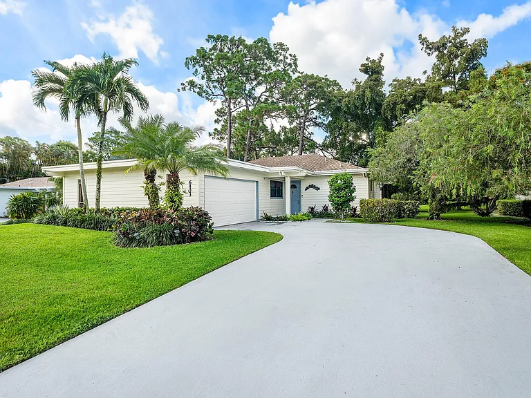 6403 Eastpointe Pines St — Photo 1