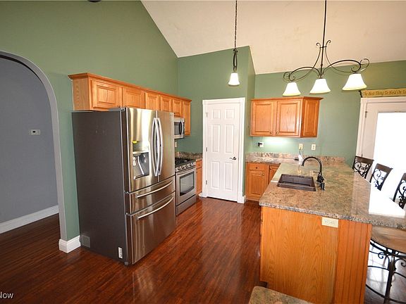 4th image of 3235 Elizabeth Dr Unit 17