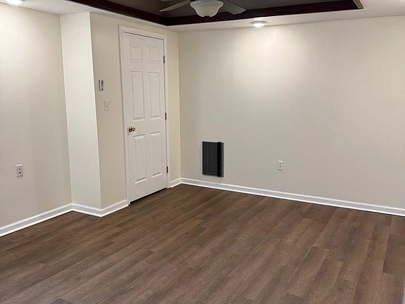 3rd image of 131 Oak Rd #2