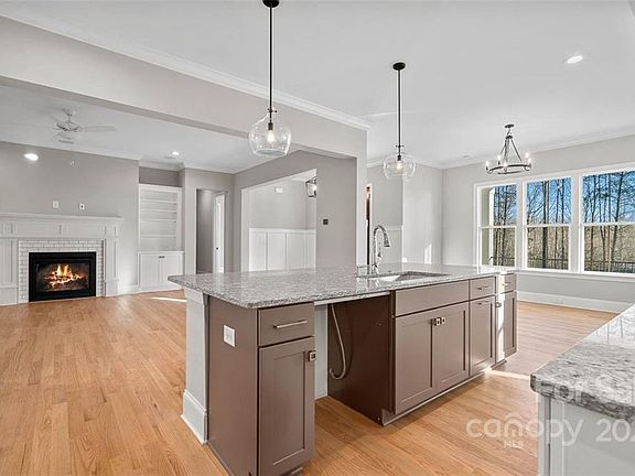 5th image of 161 Streamside Estates Dr #14