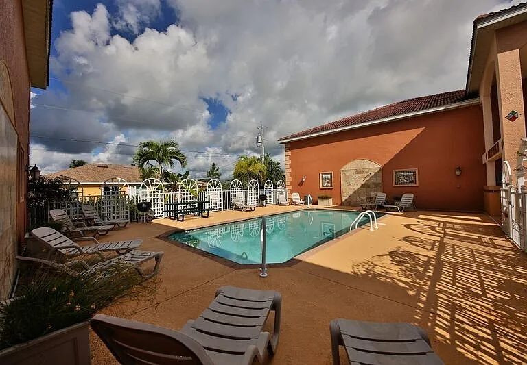 Santa Barbara Villas - Move in Special — Photo 104